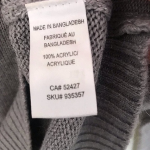 4/$20 Heather grey crewneck basic sweater soft comfy - Picture 3 of 7